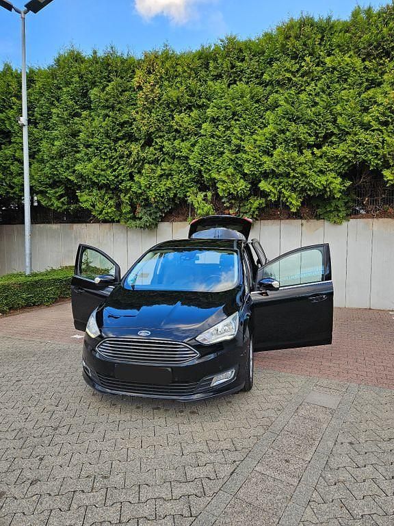 Schwarz Gebraucht 2016 Ford Grand C-Max Titanium Van / Kleinbus | 7.499 € (Fairer Preis) - Bild 1/4