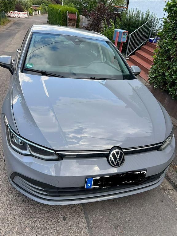 Grau Gebraucht 2020 VW Golf VIII Life Limousine | 15.500 € (Fairer Preis) - Bild 1/4