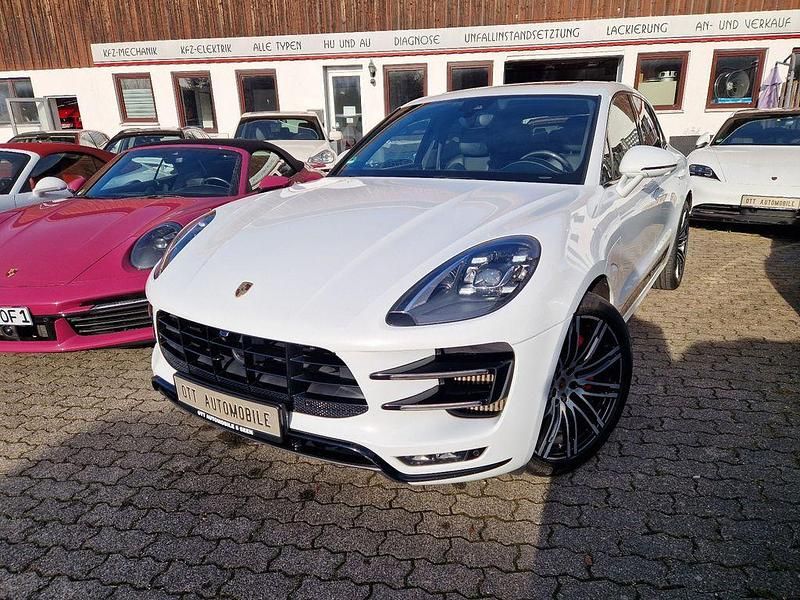 Weiß Gebraucht 2018 Porsche Macan Turbo Performance Package SUV | 47.595 € (Fairer Preis) - Bild 1/4
