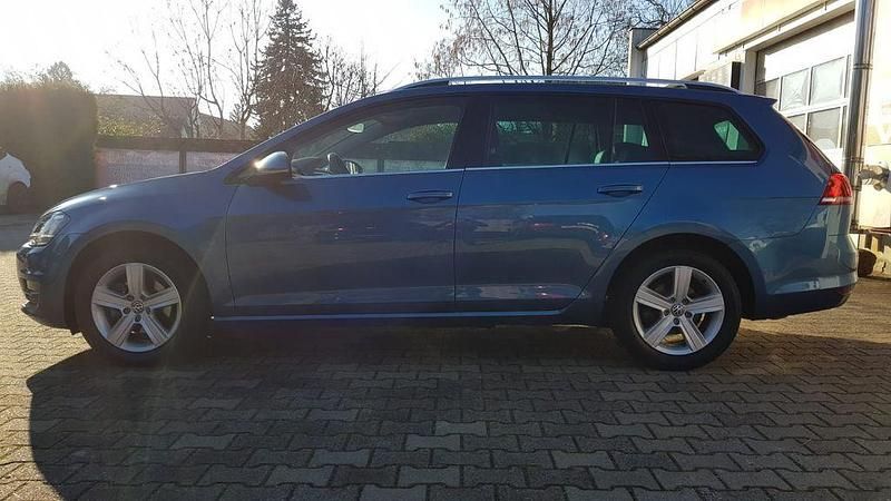 Gebraucht VW Golf VII Highline 150 PS (110 kW) 2016 Blau Kombi