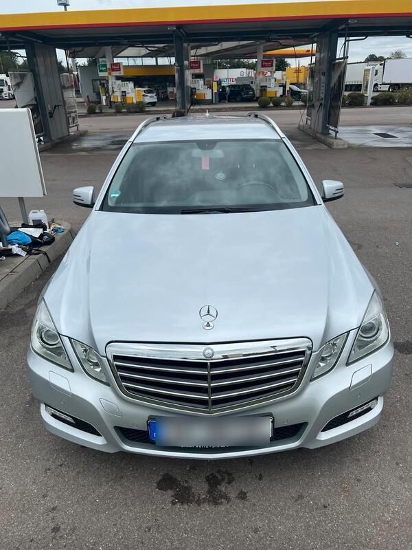 Silber Gebraucht 2010 Mercedes E200 Kombi | 8.499 € (Guter Preis) - Bild 1/4