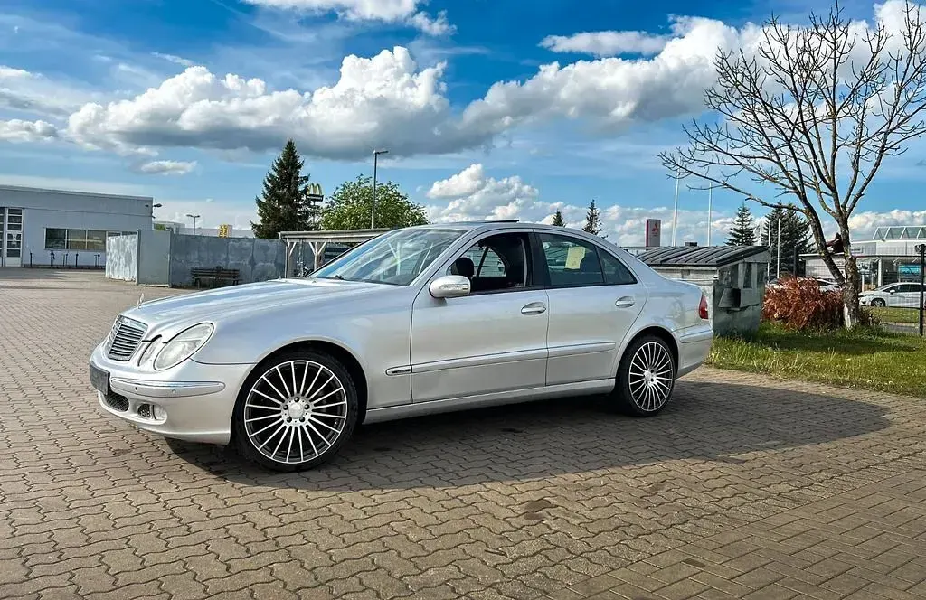 Brugt Mercedes E220 Classic 150 HK (110 kW) 2004 Sølv Sedan