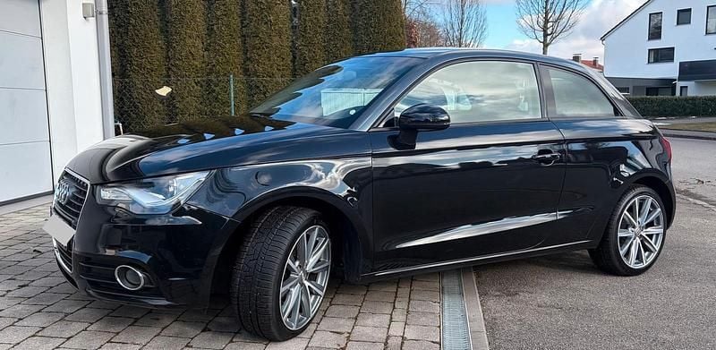 Schwarz Gebraucht 2013 Audi A1 Ambition Kleinwagen | 6.800 € (Guter Preis) - Bild 1/4