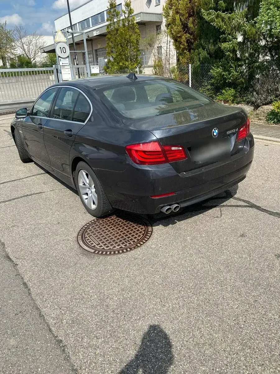 Gebraucht BMW 520 184 PS (135 kW) 2013 Grau Limousine