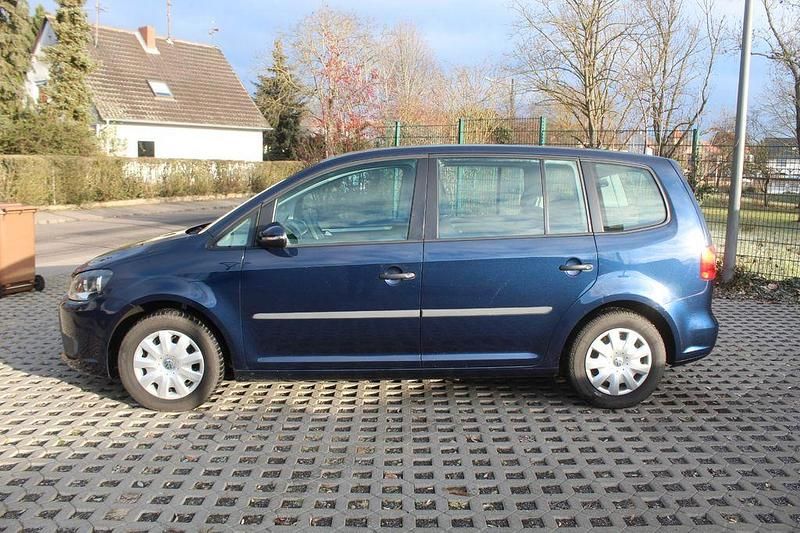 Gebraucht VW Touran Trendline 105 PS (77 kW) 2012 Blau Van / Kleinbus