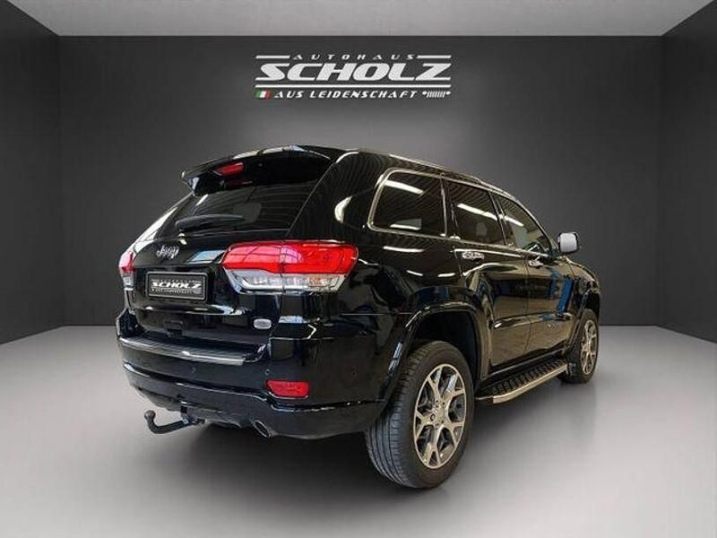 Gebraucht Jeep Grand Cherokee Overland 250 PS (183 kW) 2019 Schwarz SUV