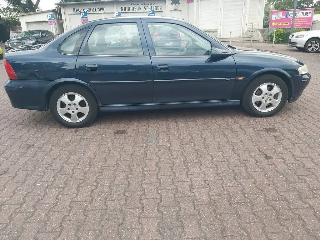 Gebraucht Opel Vectra Edition 101 PS (74 kW) 1999 Blau Limousine