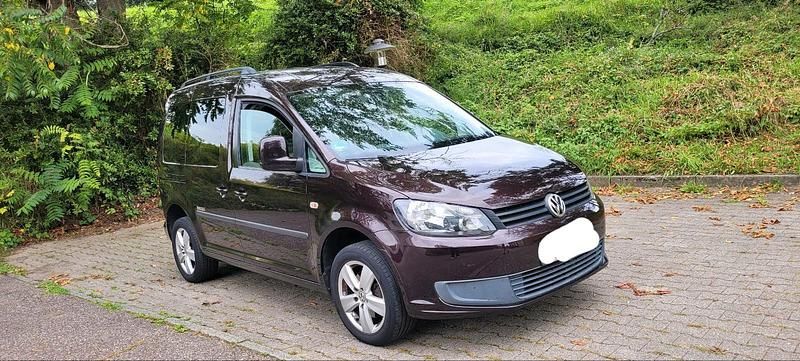 Violet Gebraucht 2012 VW Caddy Van / Kleinbus | 9.900 € (Etwas zu teuer) - Bild 1/4