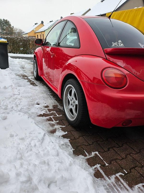 Gebraucht VW New Beetle 102 PS (75 kW) 2002 Rot Kleinwagen