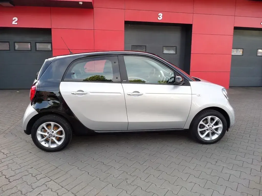 Gebraucht Smart ForFour Passion 71 PS (52 kW) 2015 Silber Kleinwagen