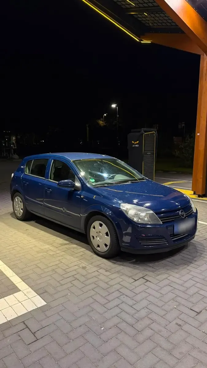 Second-hand Opel Astra 90 CP (66 kW) 2005 Albastru Hatchback