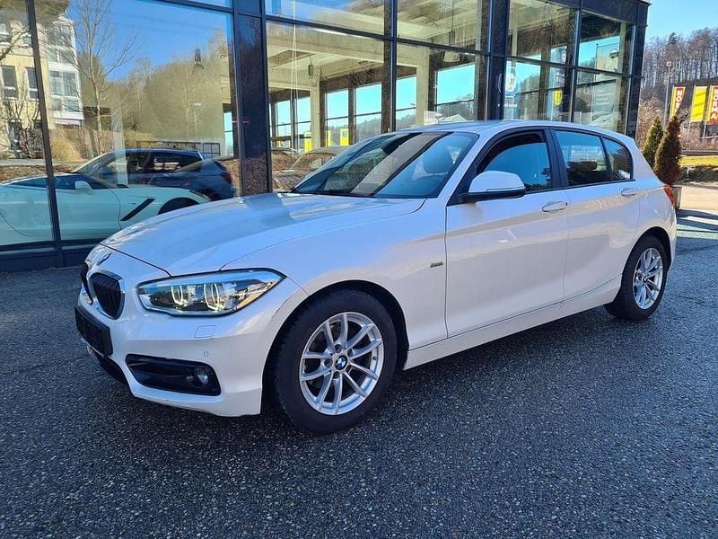 Gebraucht BMW 118 Sport Line 136 PS (100 kW) 2018 Mineralweiss metallic Kleinwagen