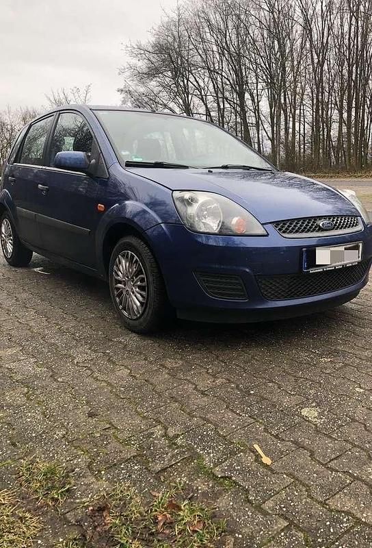 Blau Gebraucht 2007 Ford Fiesta Limousine | 2.650 € (Teuer) - Bild 1/4