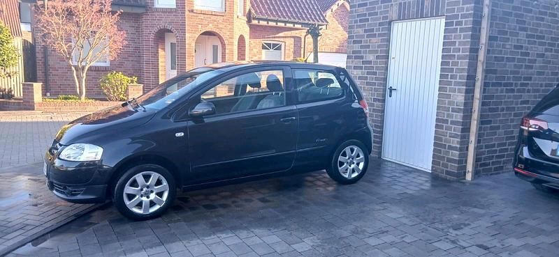 Gebraucht VW Fox 75 PS (55 kW) 2009 Schwarz Kleinwagen