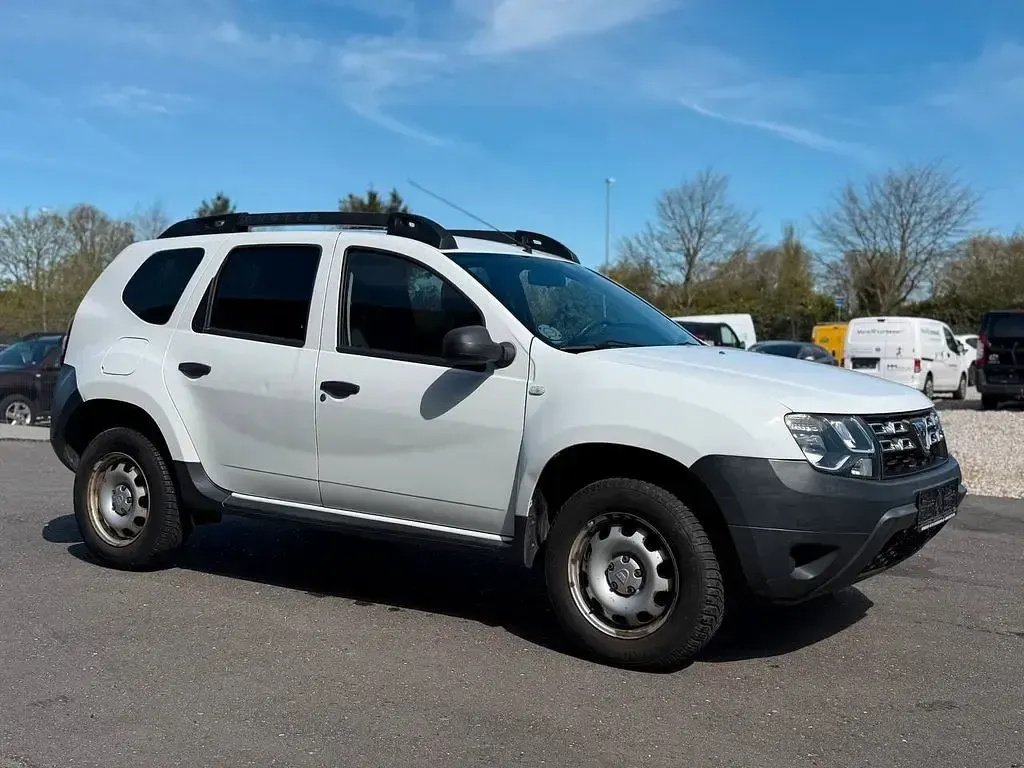 Gebraucht Dacia Duster Lauréate 114 PS (83 kW) 2016 Weiß SUV