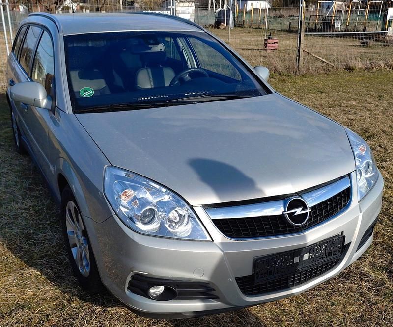 Gebraucht Opel Vectra 140 PS (102 kW) 2008 Silber Kombi