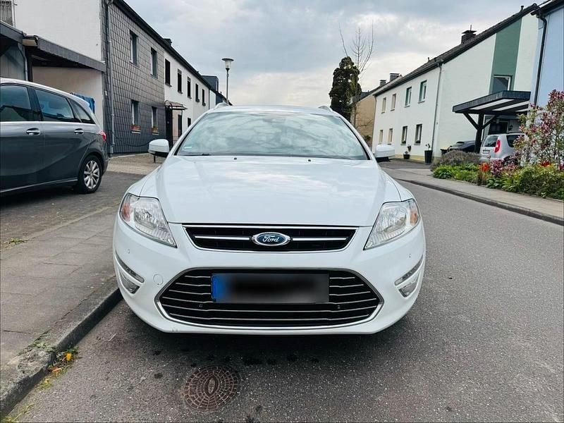 Usado Ford Mondeo Titanium 140 CV (102 kW) 2014 Blanco Familiar