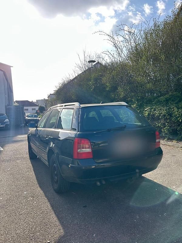 Gebraucht Audi A4 95 PS (69 kW) 2000 Schwarz Kombi