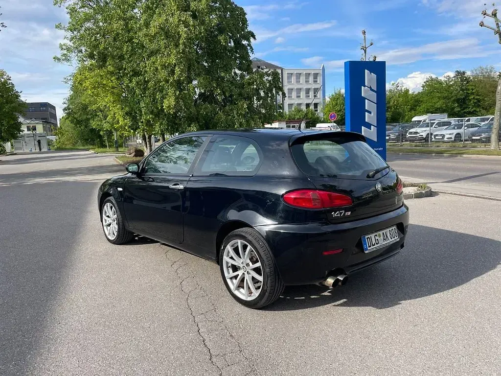 Gebraucht Alfa Romeo 147 Ti 120 PS (88 kW) 2004 Schwarz Kleinwagen