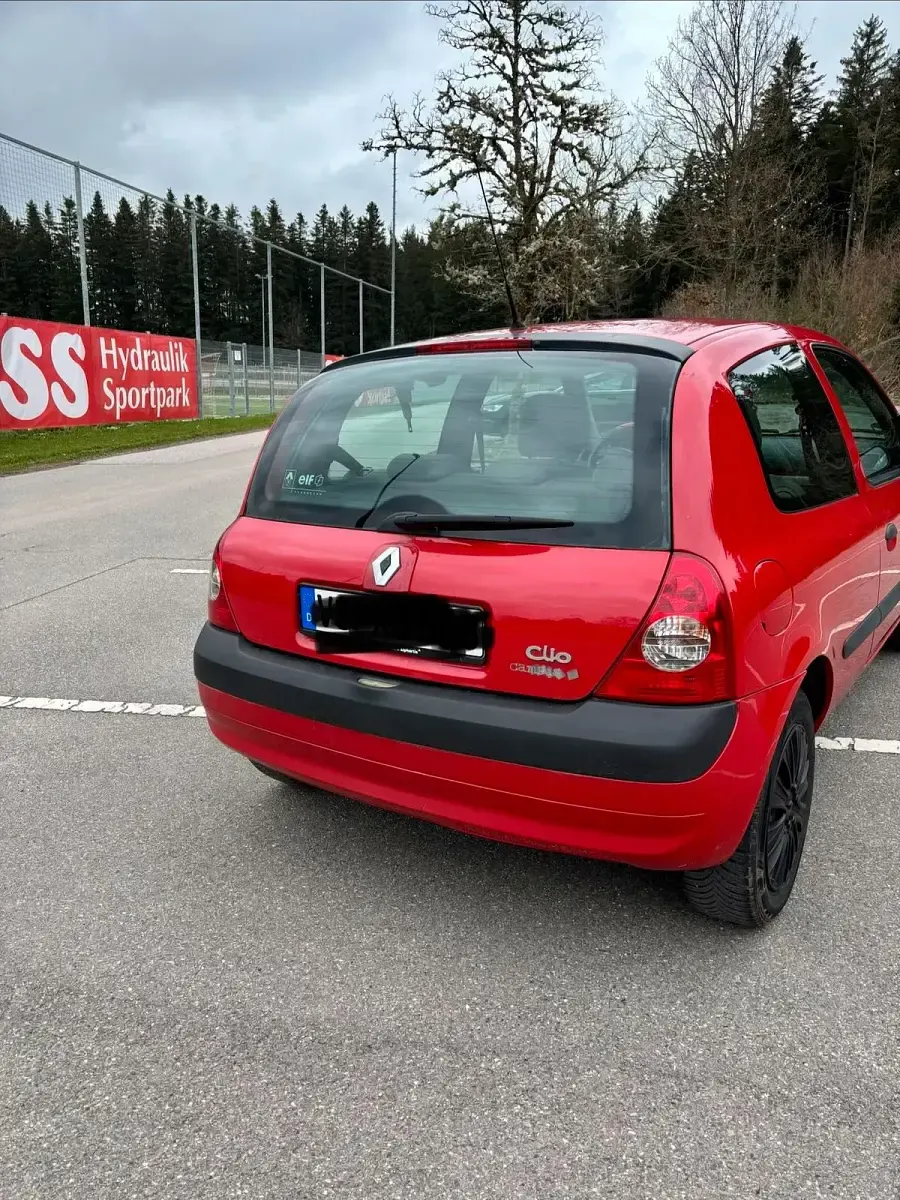 Gebraucht Renault Clio II 58 PS (42 kW) 2006 Rot Limousine