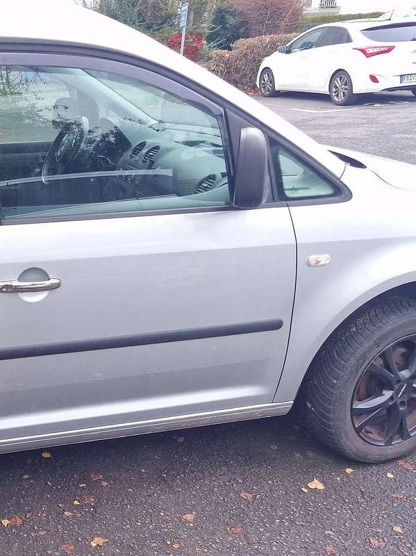 Usata VW Caddy 102 CV (75 kW) 2012 Argento Monovolume