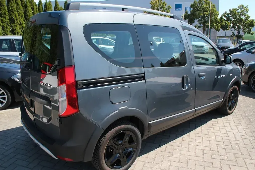 Gebraucht Dacia Dokker Celebration 116 PS (85 kW) 2017 Grau Van / Kleinbus