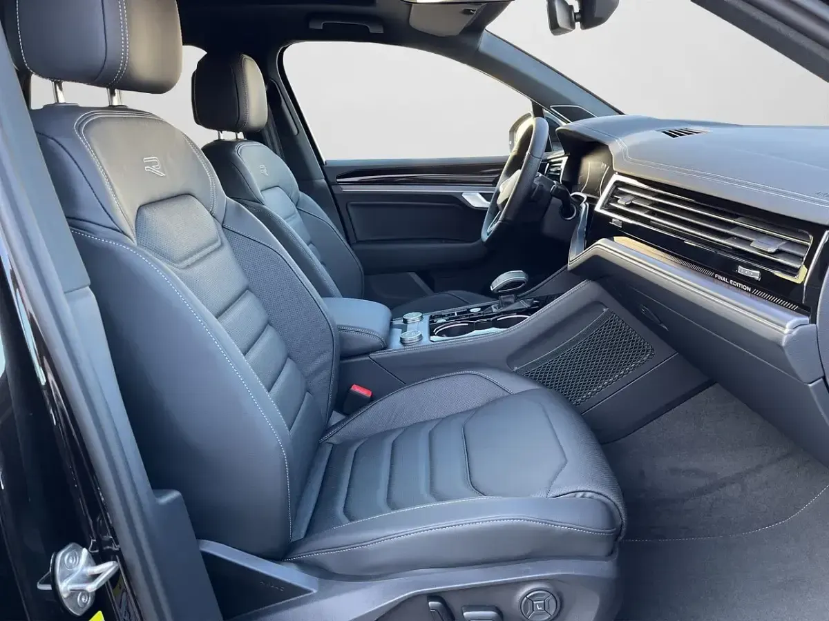 Neu VW Touareg Edition 286 PS (210 kW) 2026 Tamarindenbraun metallic (metallic) SUV