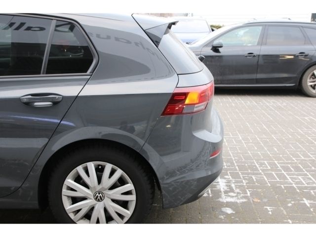 Gebraucht VW Golf VIII Active 150 PS (110 kW) 2022 Grau Limousine