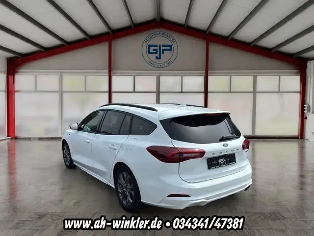 Gebraucht Ford Focus ST-Line 125 PS (91 kW) 2022 Weiß Kombi