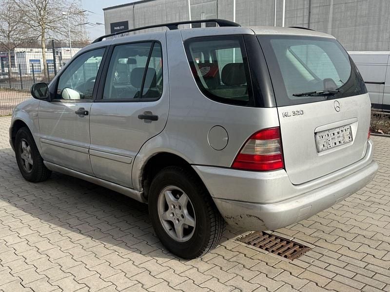 Gebraucht Mercedes ML320 218 PS (160 kW) 2001 Grau SUV