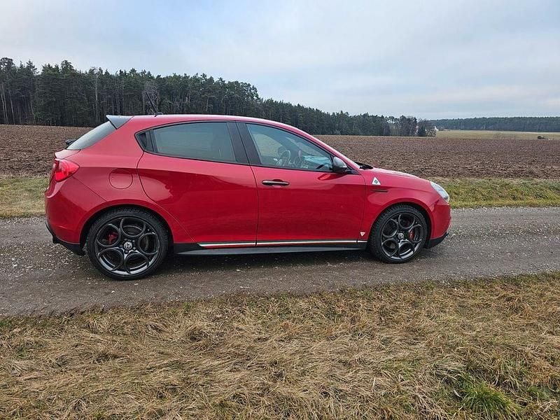 Gebraucht Alfa Romeo Giulietta Veloce 241 PS (177 kW) 2015 Rot Kleinwagen