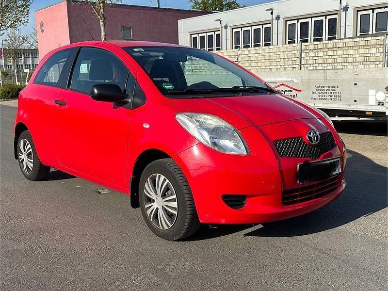 Gebraucht Toyota Yaris Cool 69 PS (50 kW) 2007 Rot Kleinwagen