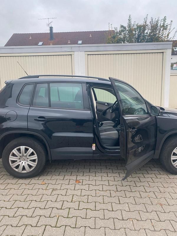 Gebraucht VW Tiguan 122 PS (89 kW) 2010 Schwarz SUV