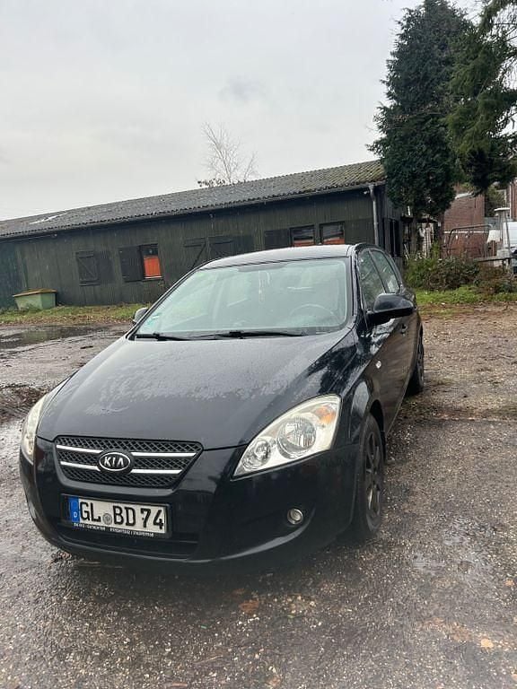 Gebraucht Kia Ceed EX 109 PS (80 kW) 2007 Schwarz Kleinwagen