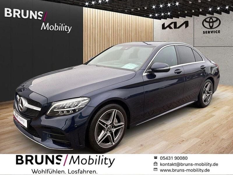 Blau Gebraucht 2021 Mercedes C180 AMG line Limousine | 31.980 € (Fairer Preis) - Bild 1/4