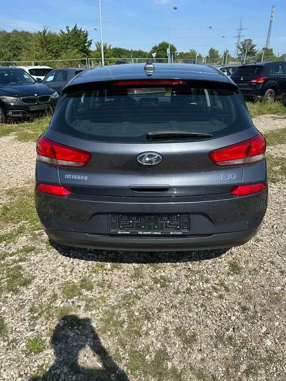 Gebraucht Hyundai i30 Trend 116 PS (85 kW) 2019 Limousine