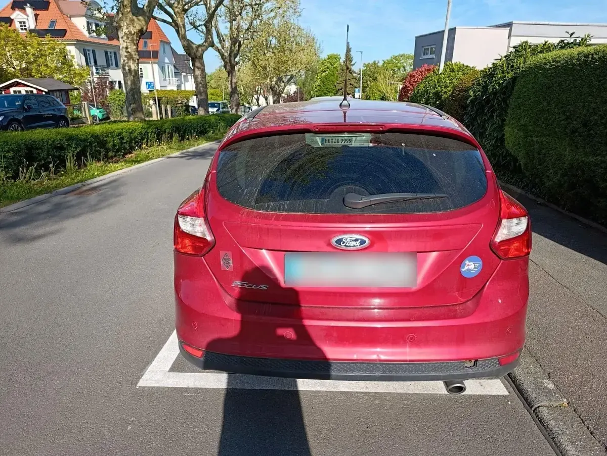 Gebraucht Ford Focus Titanium 163 PS (119 kW) 2012 Rot Limousine