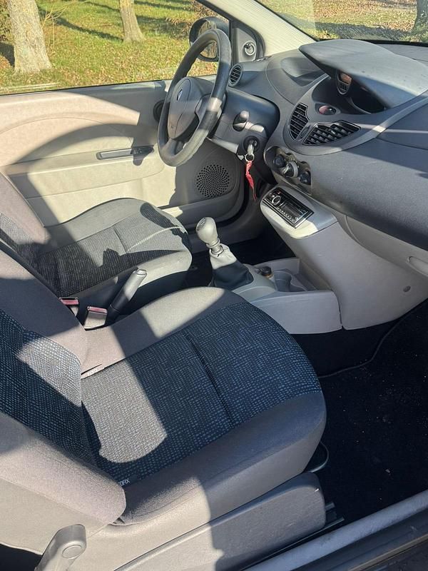 Gebraucht Renault Twingo 58 PS (42 kW) 2008 Schwarz Kleinwagen