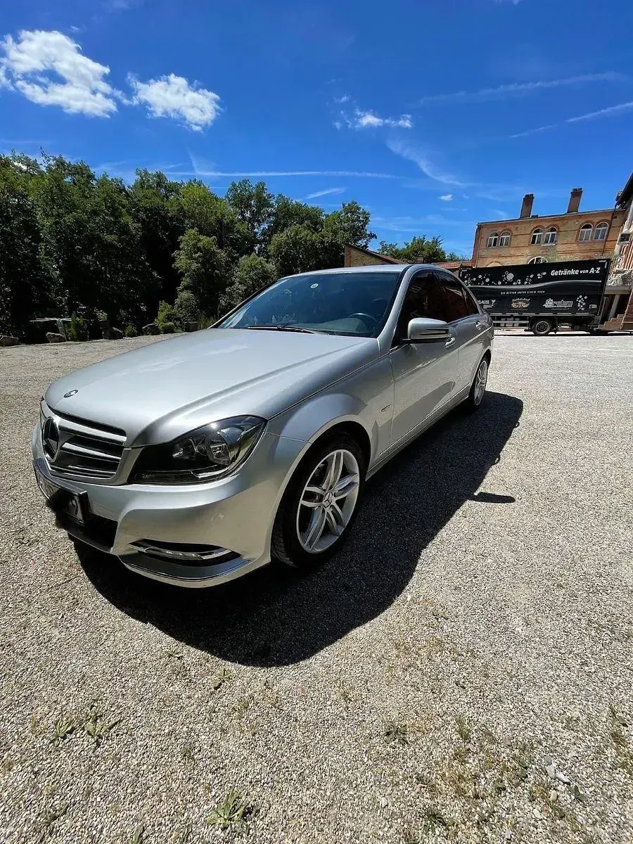 Gebraucht Mercedes C200 Elegance 184 PS (135 kW) 2011 Silber Limousine
