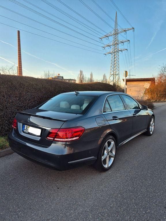 Gebraucht Mercedes E400 Elegance 333 PS (244 kW) 2014 Grau Limousine