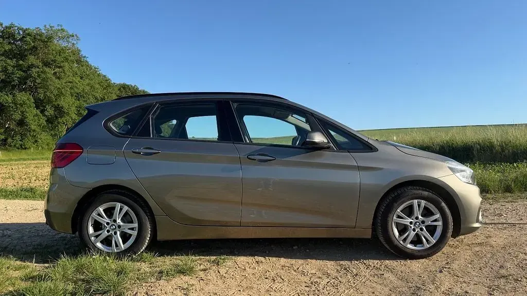 Gebraucht BMW 220 Active Tourer Sport Line 192 PS (141 kW) 2016 Silber Van / Kleinbus