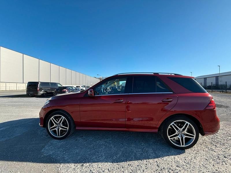 Gebraucht Mercedes GLE500 455 PS (334 kW) 2016 Rot SUV