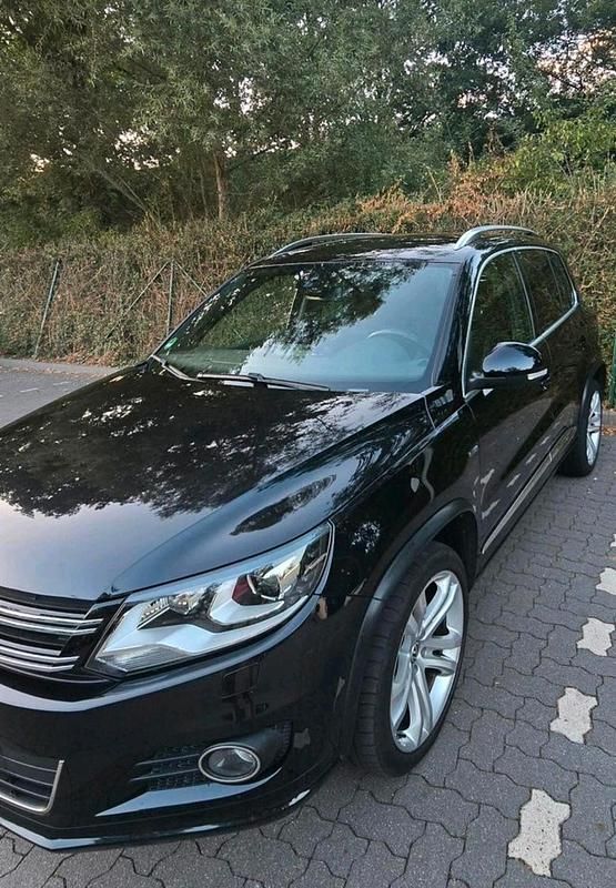 Schwarz Gebraucht 2014 VW Tiguan R-line SUV | 17.000 € (Etwas zu teuer) - Bild 1/4