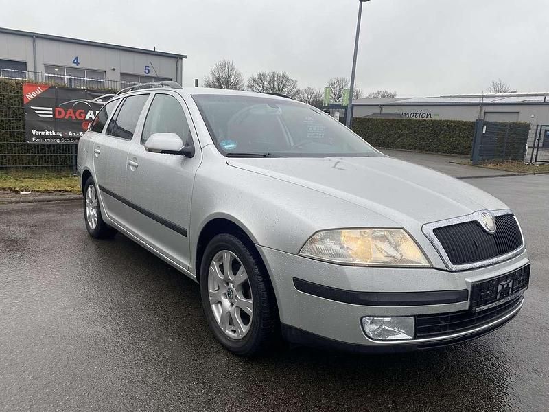 Gebraucht Skoda Octavia Elegance 105 PS (77 kW) 2008 Diamantsilber metallic Kombi