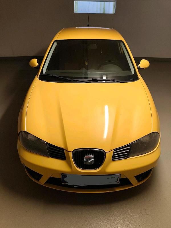 Gelb Gebraucht 2007 Seat Ibiza Limousine | 1.300 € - Bild 1/4