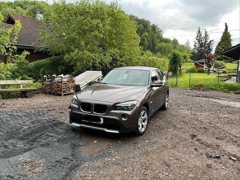 Gebraucht BMW X1 176 PS (129 kW) 2011 Braun SUV