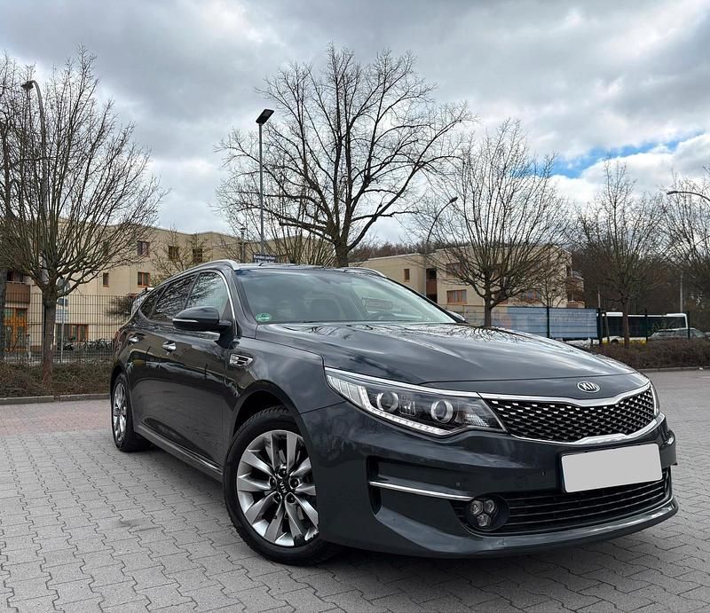 Gebraucht Kia Optima 142 PS (104 kW) 2017 Grau Kombi