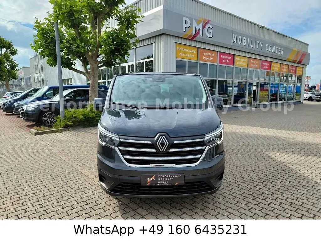 Gebraucht Renault Trafic Intens 150 PS (110 kW) 2025 Grau Van / Kleinbus
