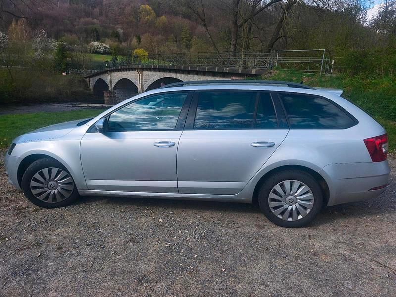 Gebraucht Skoda Octavia Ambition 116 PS (85 kW) 2017 Grau Kombi