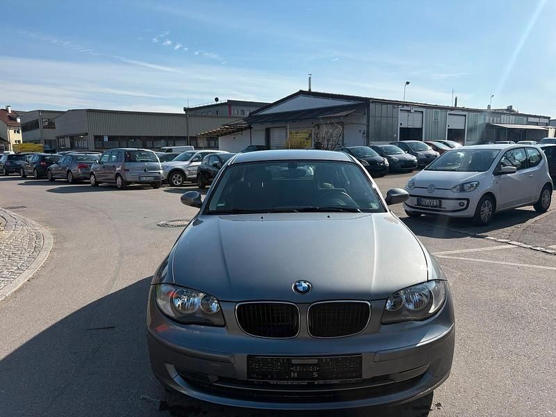 Gebraucht BMW 118 Advantage 143 PS (105 kW) 2009 Silber Kleinwagen